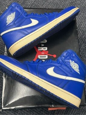 Jordan 1 Retro High Hyper Royal - Men's High Top Sneakers Blue White